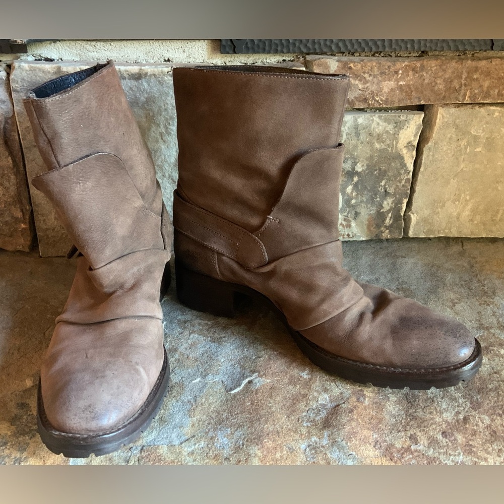 Vera Wang Lavender Moto Distressed Brown Leather Boots